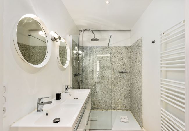 Appartement à Roquebrune-Cap-Martin - 31-"Les Orchidées" Cosy et rénové, Proch Appartement à Roquebrune-Cap-Martin - 31-"Les Orchidées" Cosy et rénové, Proch