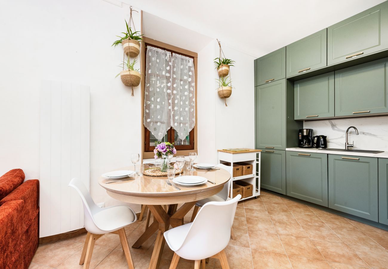 Appartement à Menton - 79-Place du cap