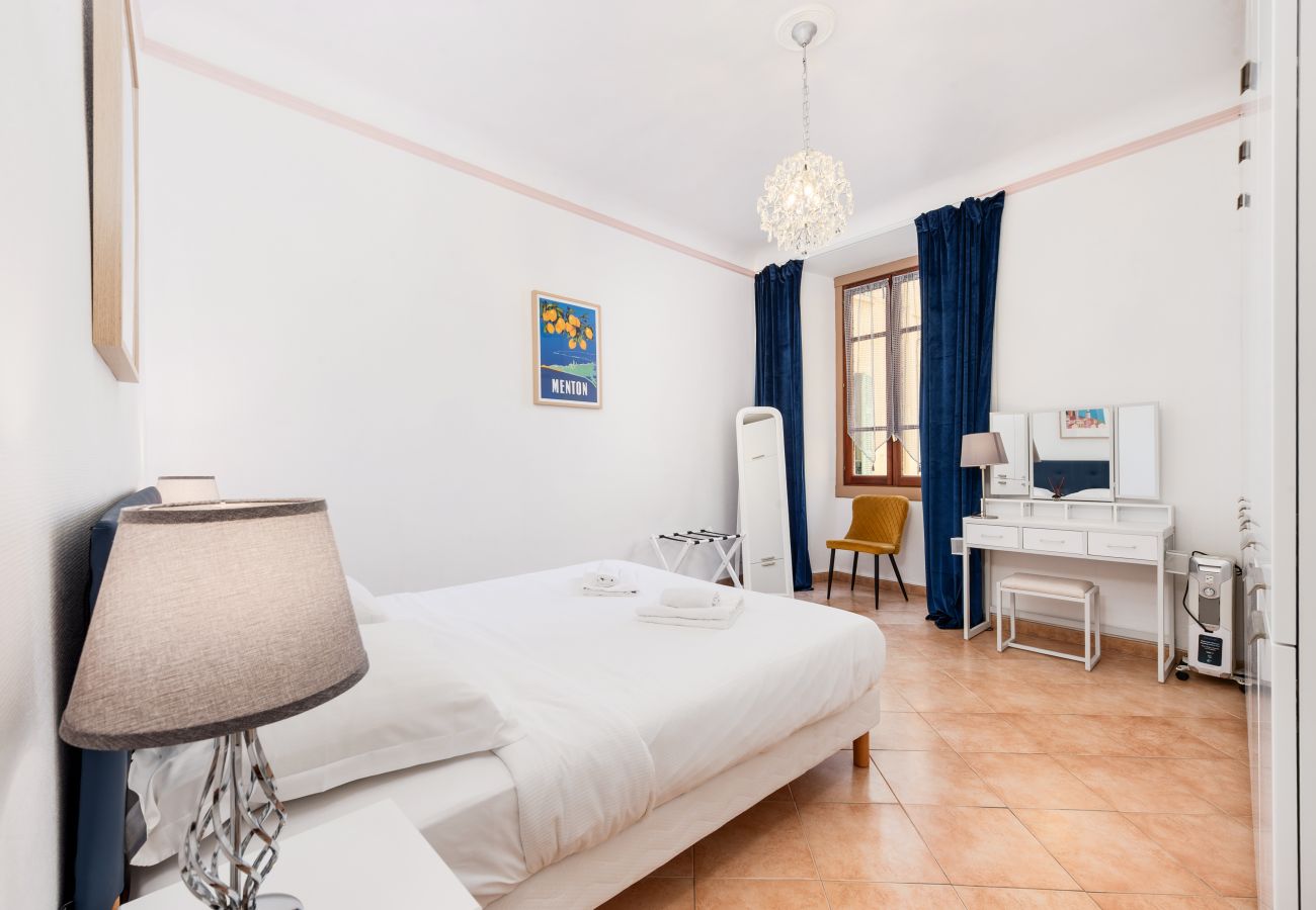 Appartement à Menton - 79-Place du cap