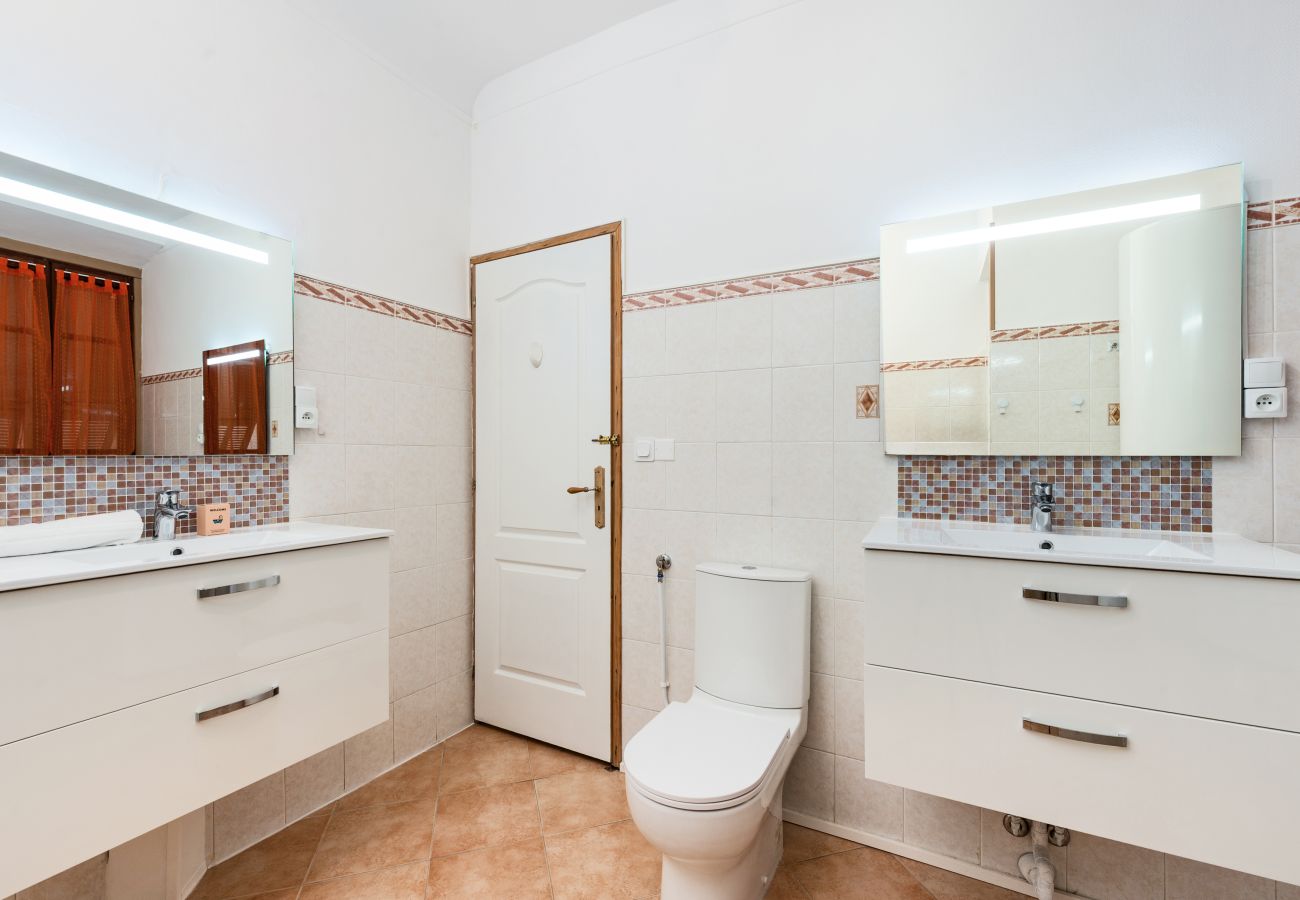 Appartement à Menton - 79-Place du cap