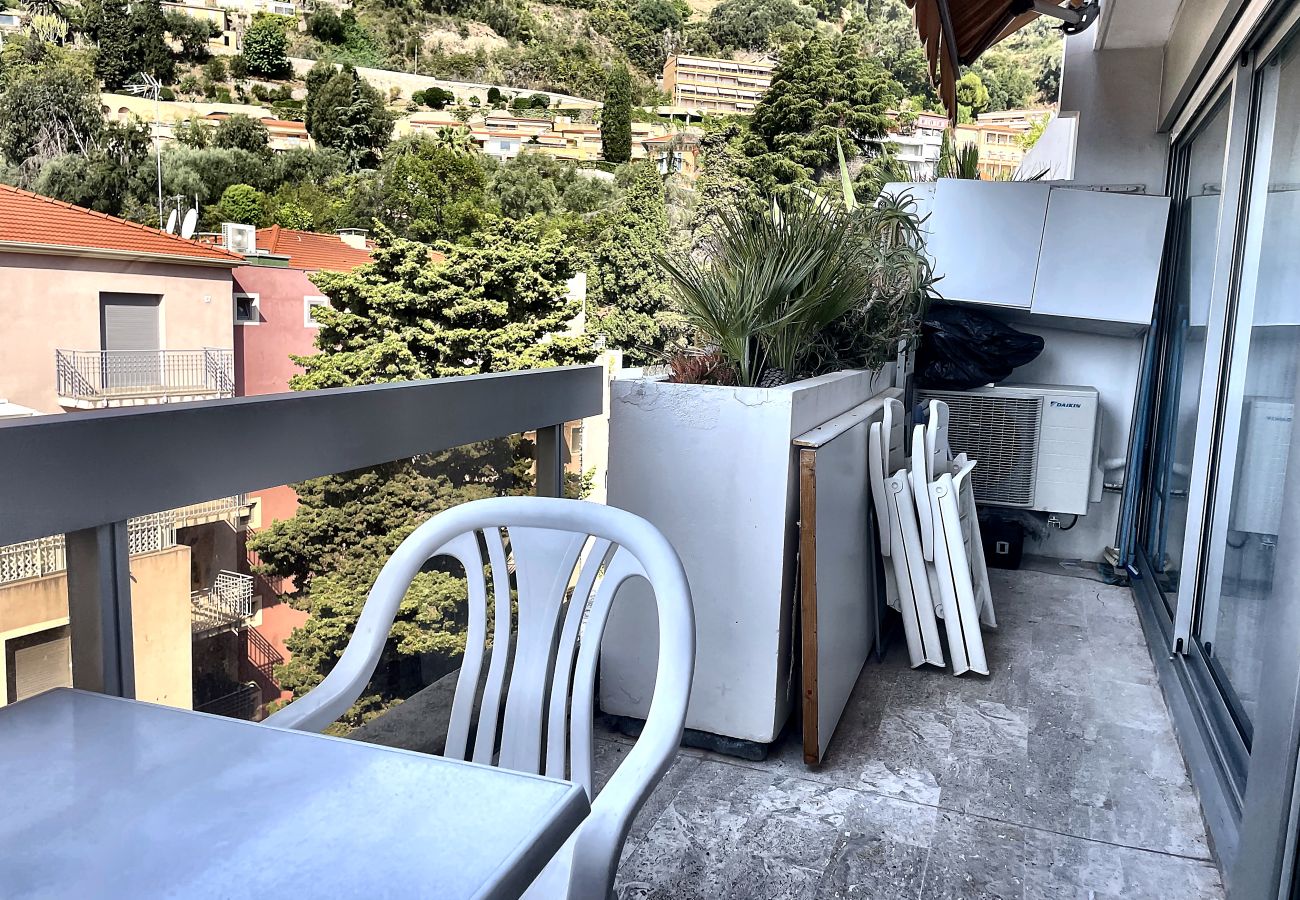 Studio à Menton - 96-Le roca mare